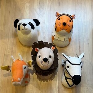 Plush Animal Wall Mount Set Ideal for Nursery or Playroom